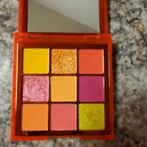 Huda Beauty - Neon Palette